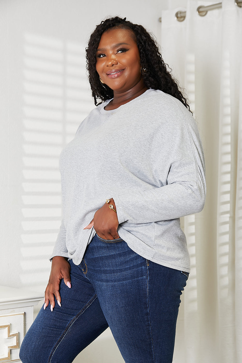 Wardrobe Essential - Round Neck Long Sleeve Top in Black or Gray