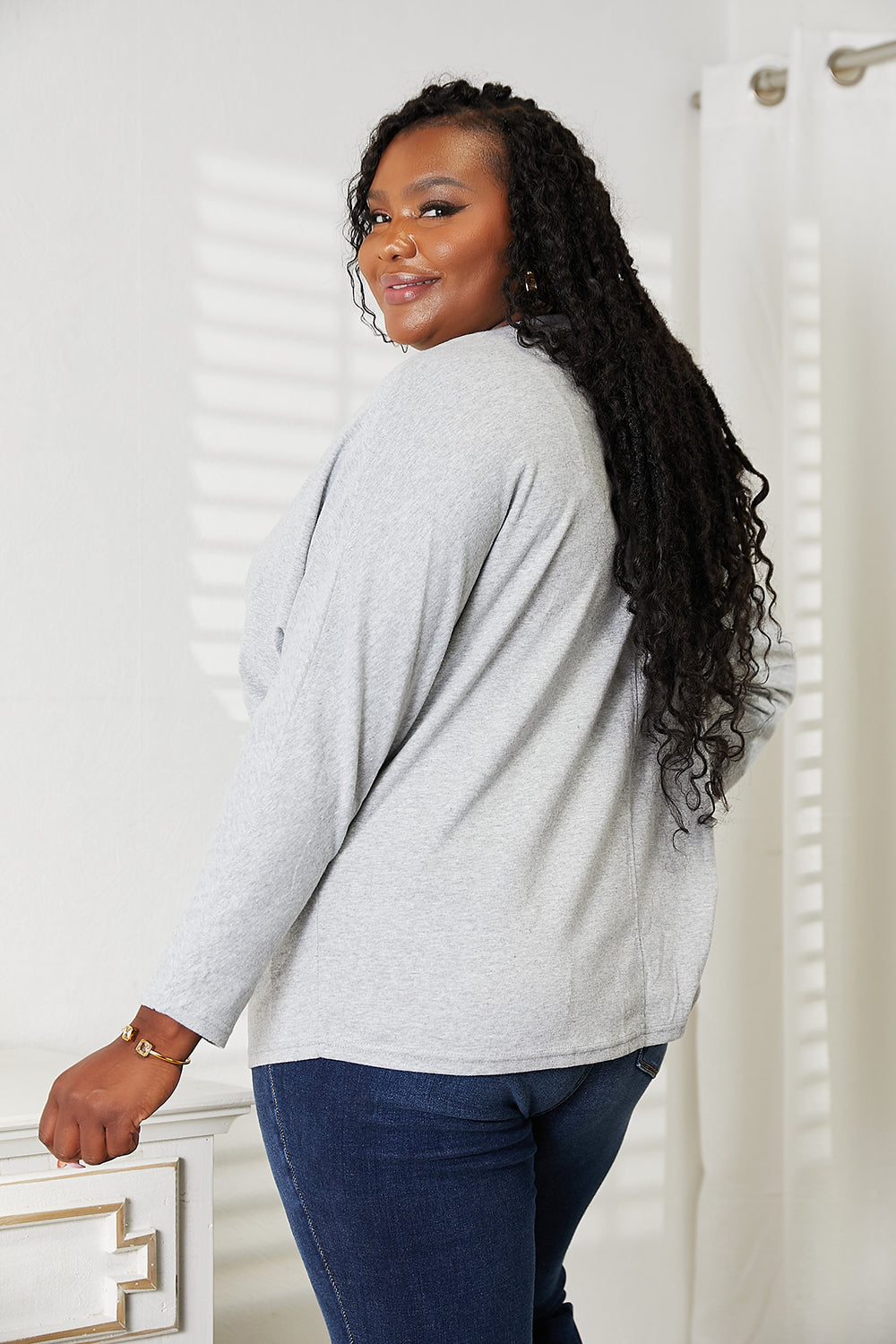 Wardrobe Essential - Round Neck Long Sleeve Top in Black or Gray