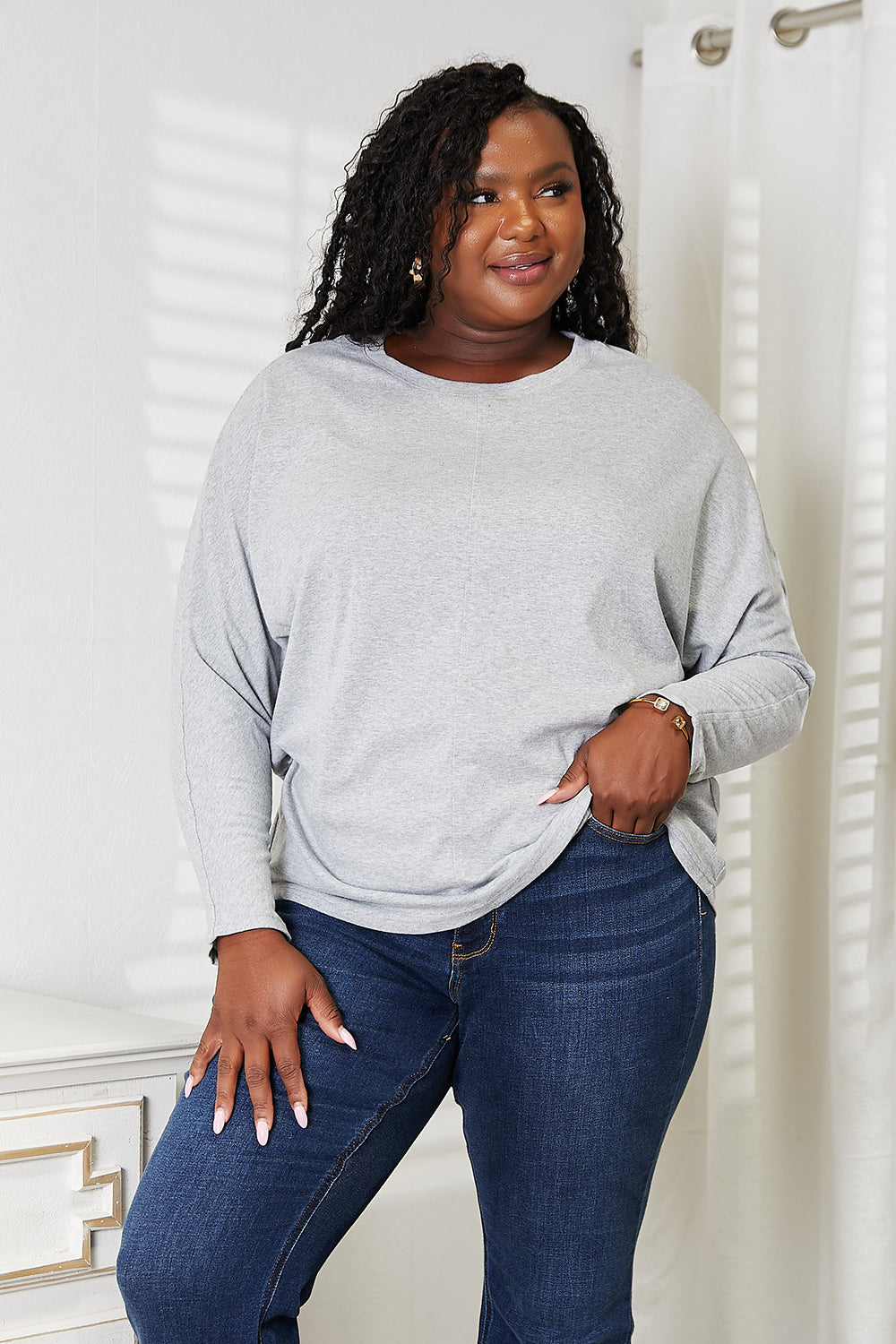 Wardrobe Essential - Round Neck Long Sleeve Top in Black or Gray